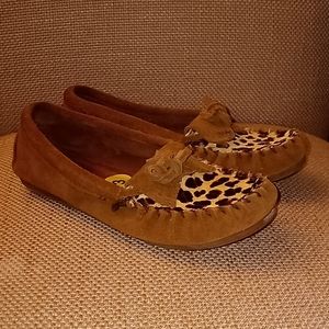 Minnetonka Animal Print Leopard Shoes Size 3